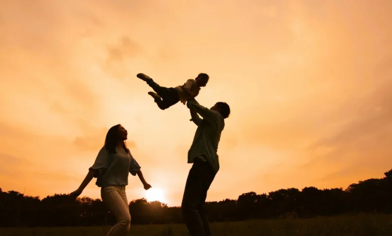 FamousParenting.com The Ultimate Guide to Parenting Advice and Tips FamousParenting.com